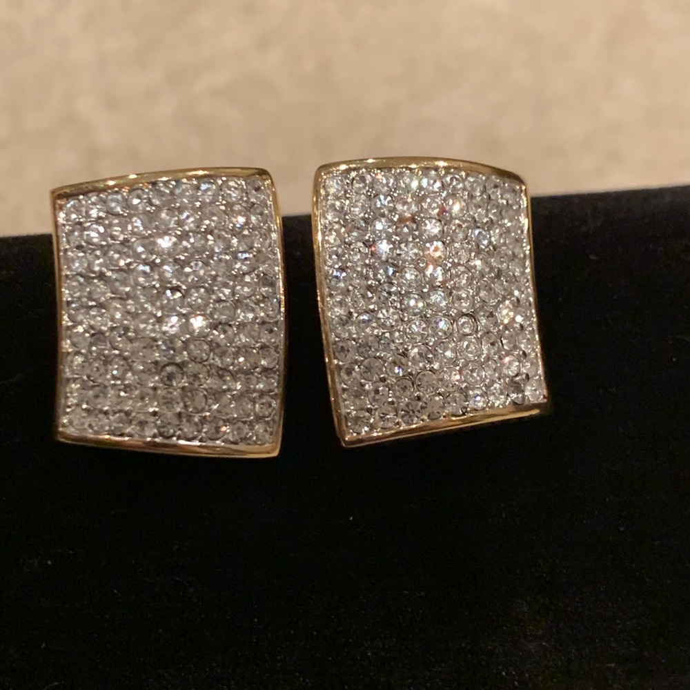 D.S.C.A.O VINTAGE GOLD RHINESTONE CLIP ON EARRINGS
